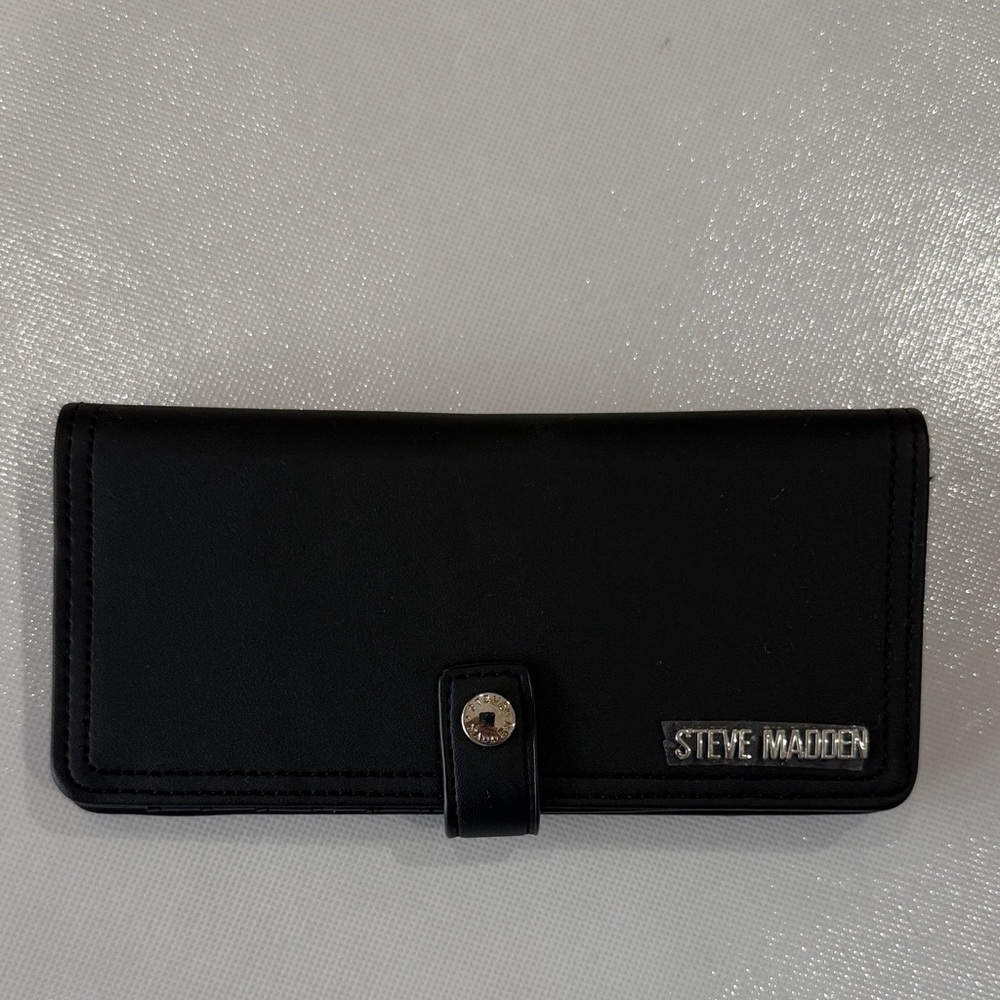 Steve Madden Black Key & Card Holder